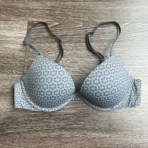 3/$21 Victoria’s secret gray padded plunge bra